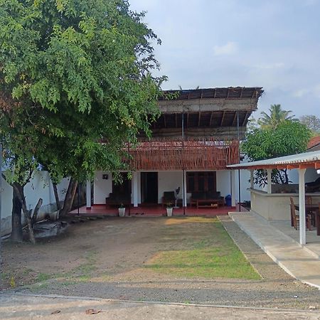 One More Day Hostel Weligama Bagian luar foto